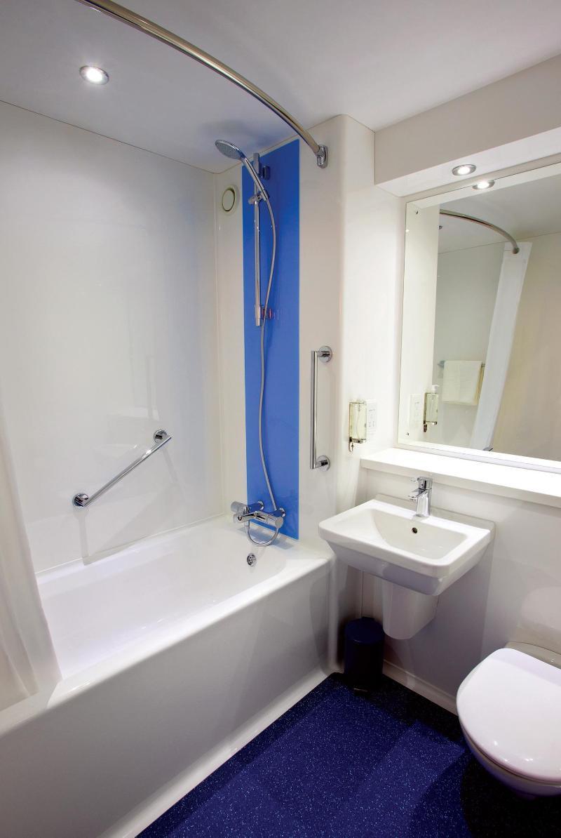 Travelodge London 3* Feltham